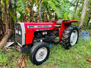 Massey-Ferguson 240 2014 Tractor (Used)