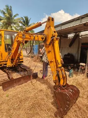 Mitsubishi 30 Excavator 1992 Heavy-Duty (Used)