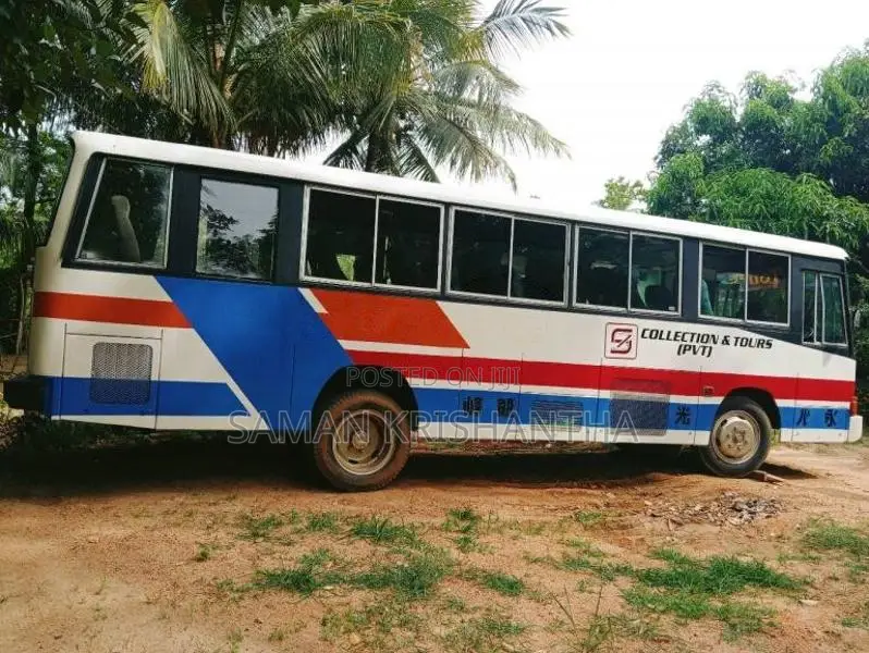 Nissan UD 1989 Bus (Used)