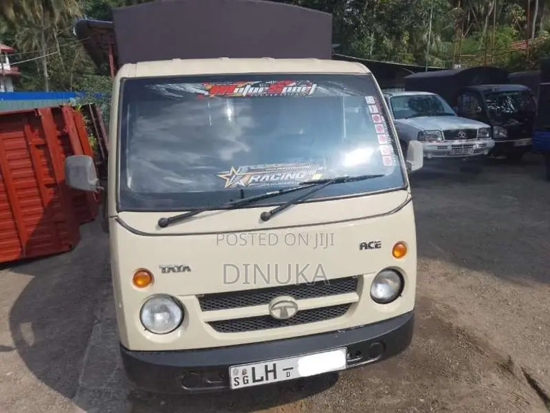 Tata Dimo Batta 2010 Lorry (Used)
