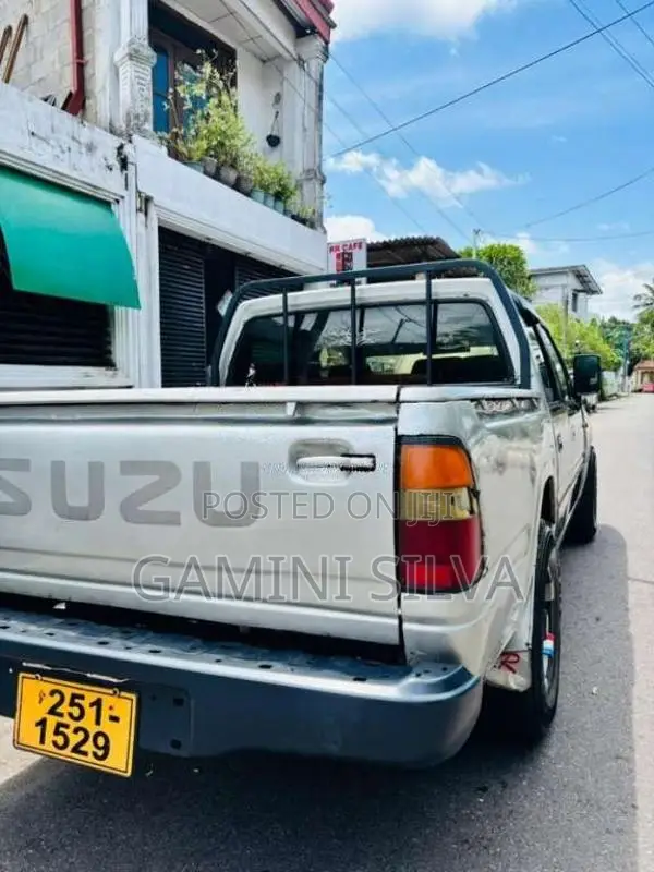 Isuzu Double Cab 1997 Pickup (Used)