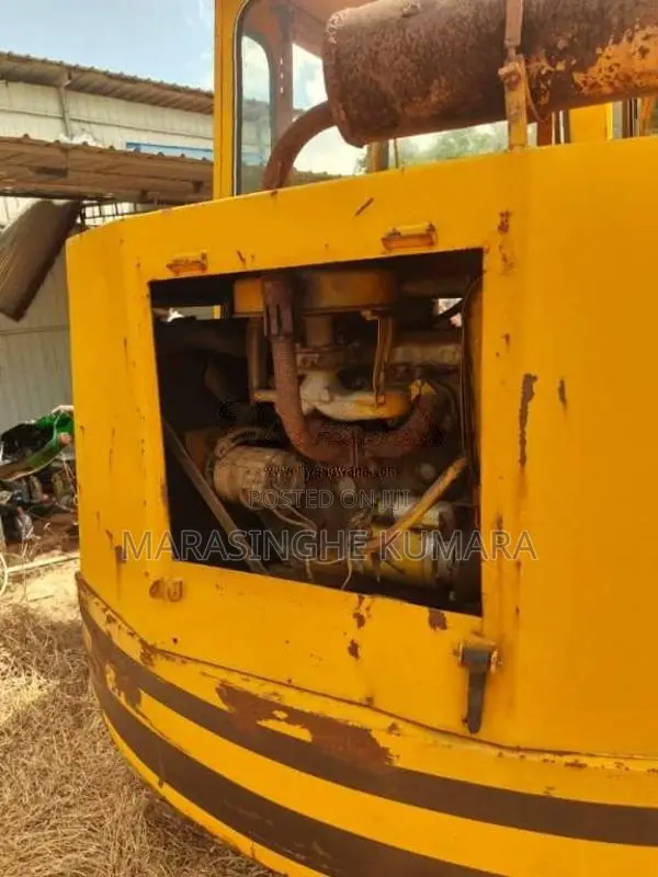 Mitsubishi 30 Excavator 1992 Heavy-Duty (Used)