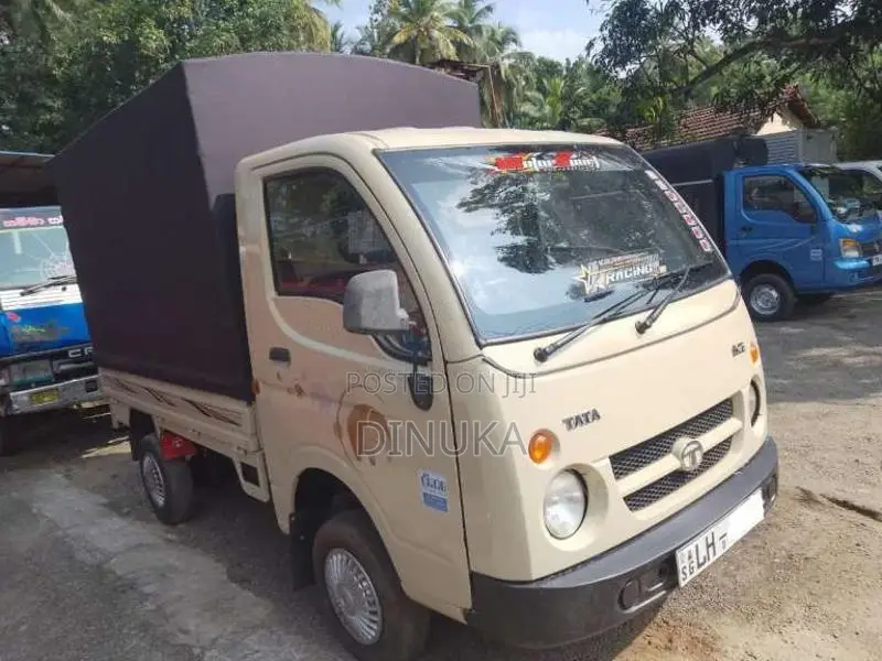 Tata Dimo Batta 2010 Lorry (Used)