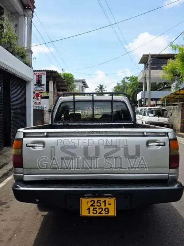 Isuzu Double Cab 1997 Pickup (Used)