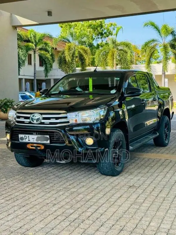 Toyota Hilux 2017 Pickup (Used)