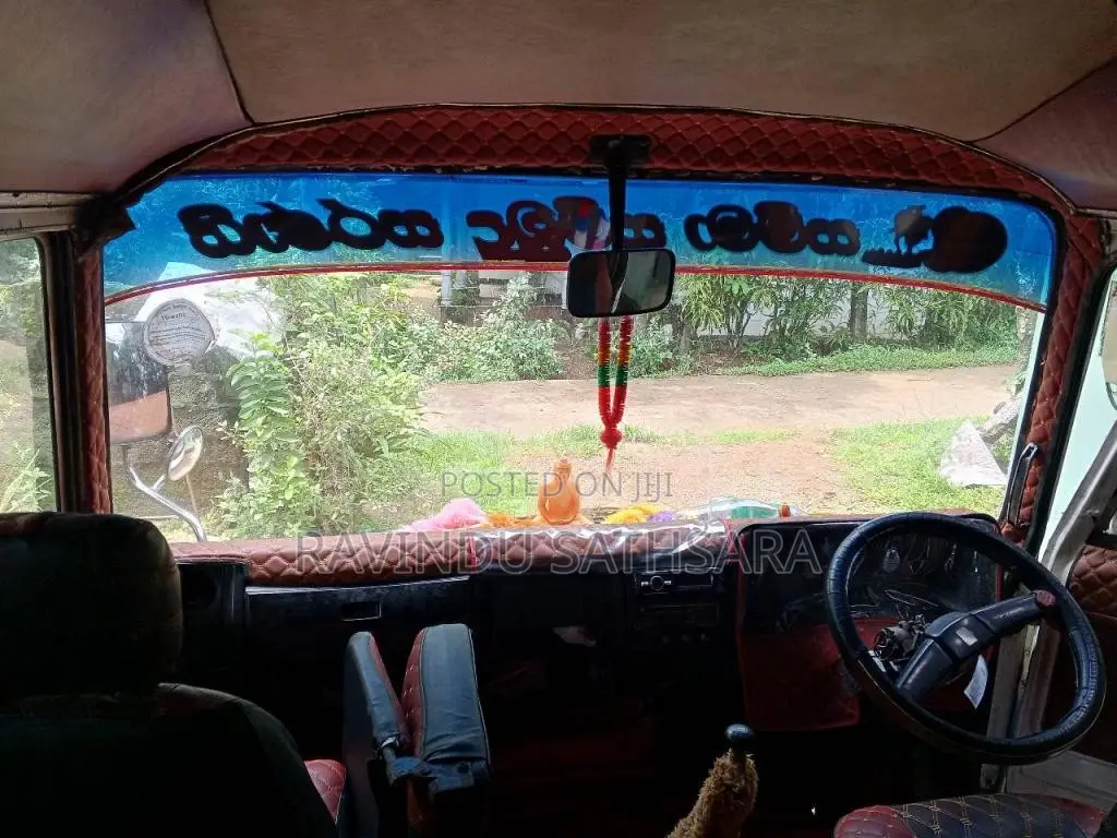 Mitsubishi Rosa 1982 Bus (Used)