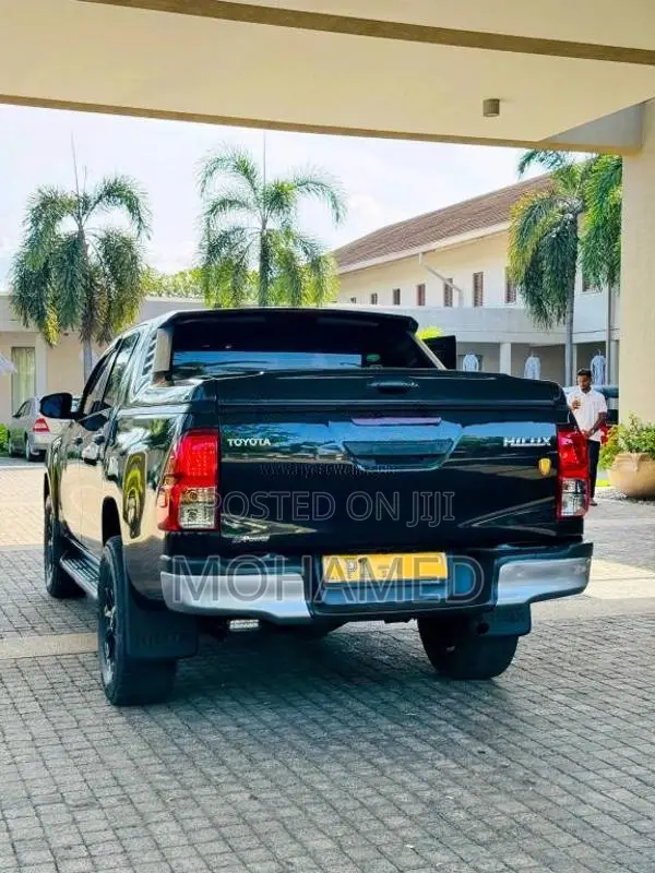 Toyota Hilux 2017 Pickup (Used)