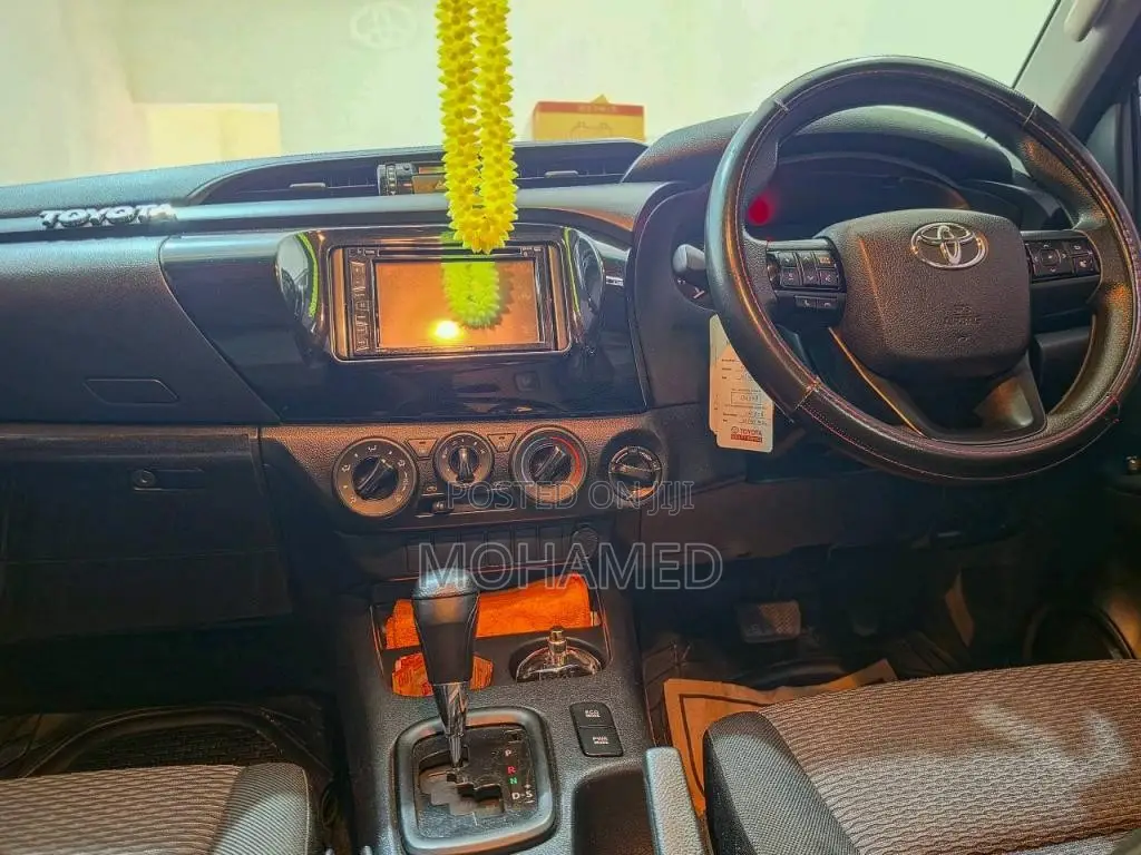 Toyota Hilux 2017 Pickup (Used)