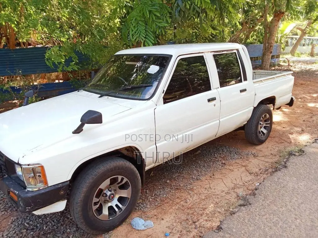 Toyota Hilux 1985 Pickup (Used)