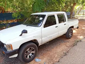 Toyota Hilux 1985 Pickup (Used)