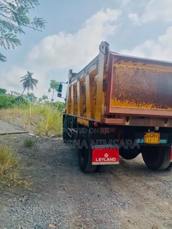 Ashok-Leyland Tipper 2018 Lorry (Used)
