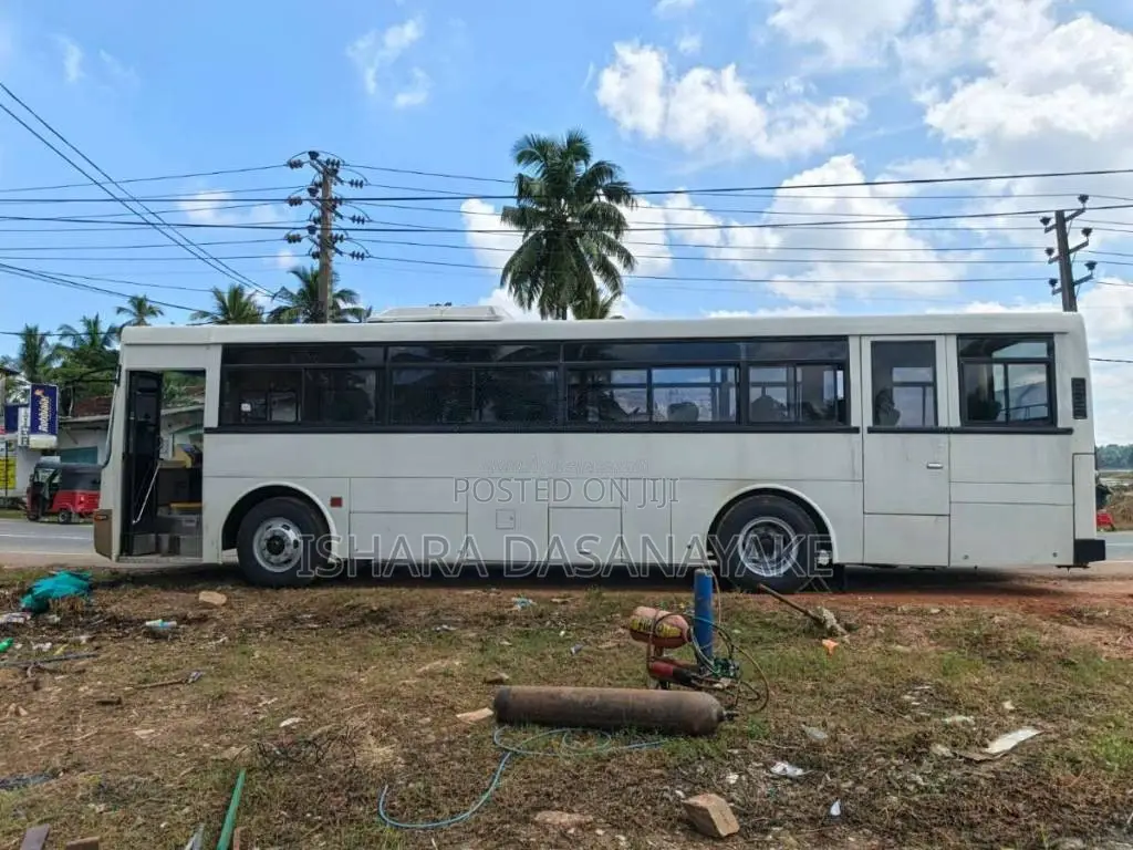 Nissan Ud 2000 Bus (Used)