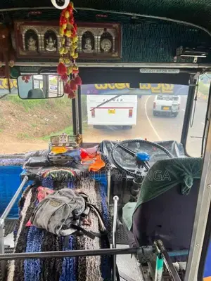 Ashok-Leyland Hino Power 2006 Bus (Used)