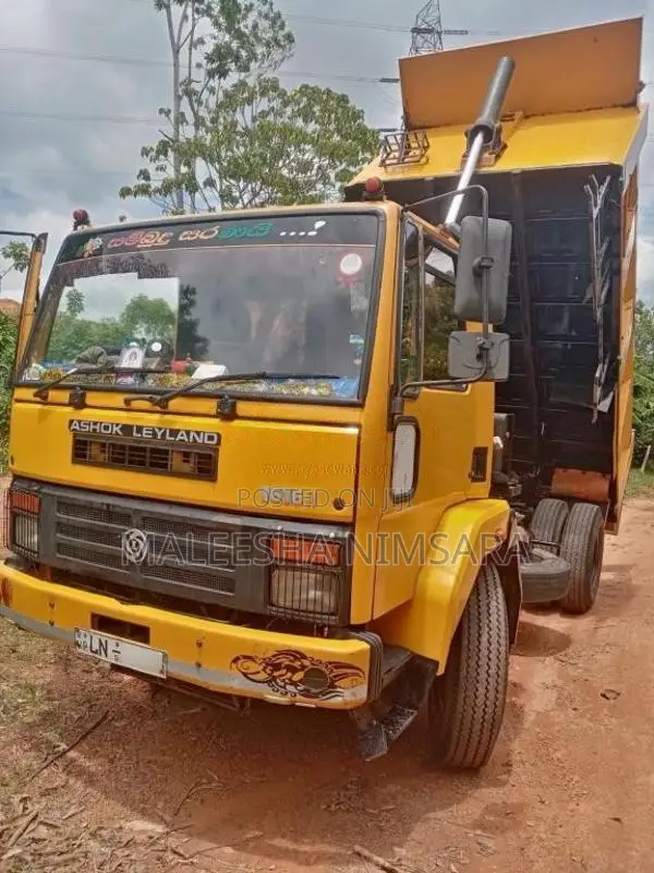 Ashok-Leyland Tipper 2018 Lorry (Used)