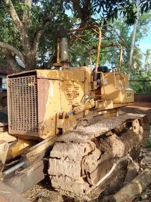 Komatsu D4D 1995 Heavy-Duty (Used)