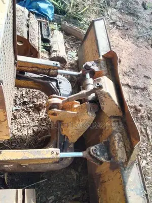 Komatsu D4D 1995 Heavy-Duty (Used)