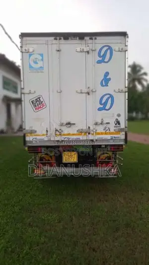 Isuzu Freezer 2013 Lorry (Used)