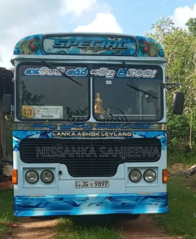Ashok-Leyland Viking 2004 Bus (Used)
