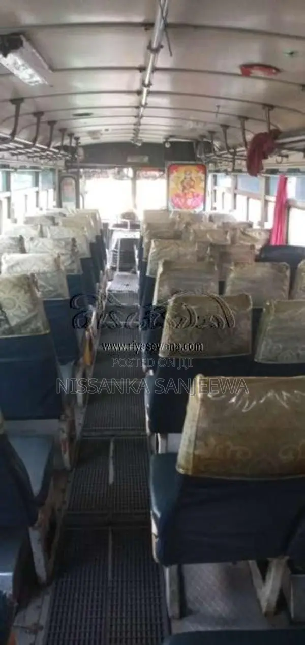 Ashok-Leyland Viking 2004 Bus (Used)