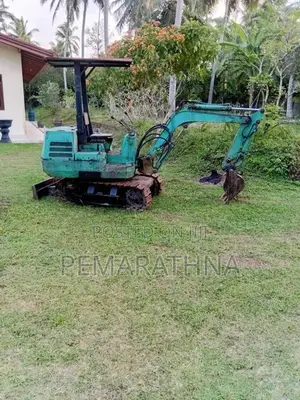 Mitsubishi 10 2011 Heavy-Duty (Used)