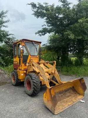 Mitsubishi WS200L Wheel Loader 2000 Heavy-Duty (Used)
