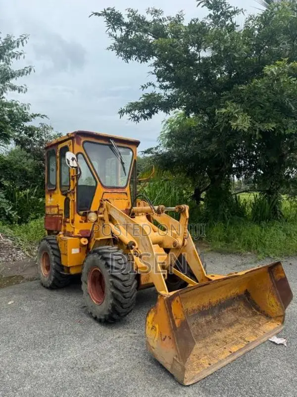 Mitsubishi WS200L Wheel Loader 2000 Heavy-Duty (Used)