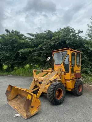 Mitsubishi WS200L Wheel Loader 2000 Heavy-Duty (Used)