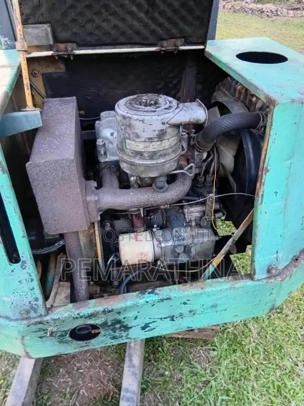 Mitsubishi 10 2011 Heavy-Duty (Used)
