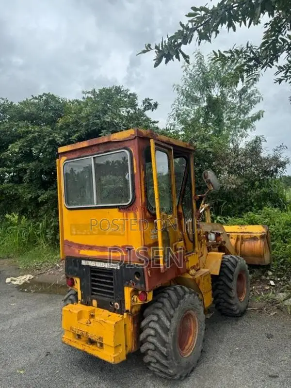 Mitsubishi WS200L Wheel Loader 2000 Heavy-Duty (Used)