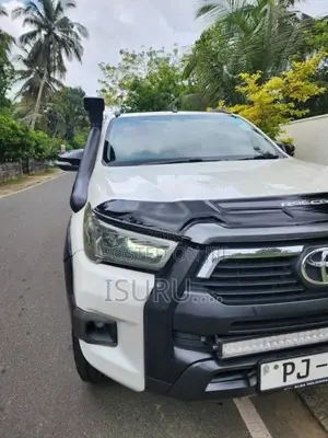 Toyota Hilux 2018 Pickup (Used)