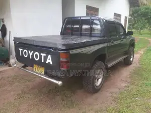 Toyota Hilux 106 1996 Pickup (Used)