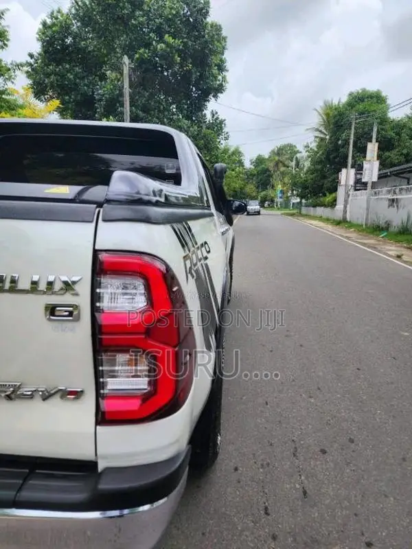 Toyota Hilux 2018 Pickup (Used)
