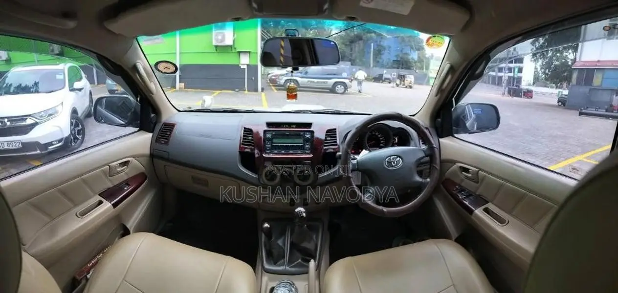 Toyota Hilux Vigo 2009 Pickup (Used)