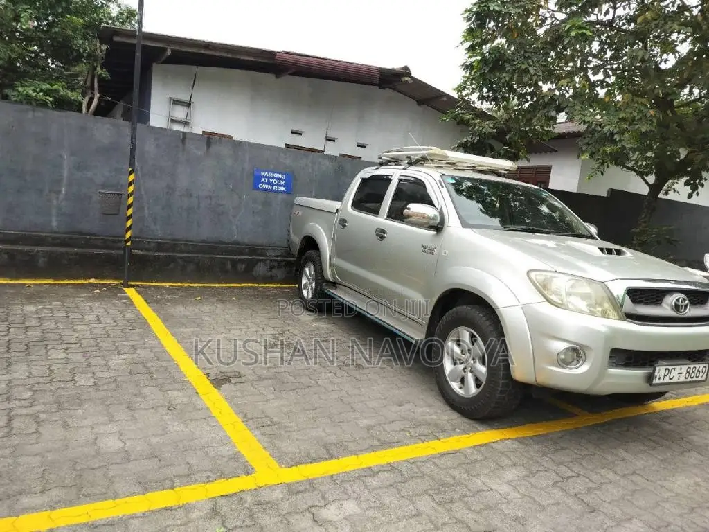 Toyota Hilux Vigo 2009 Pickup (Used)