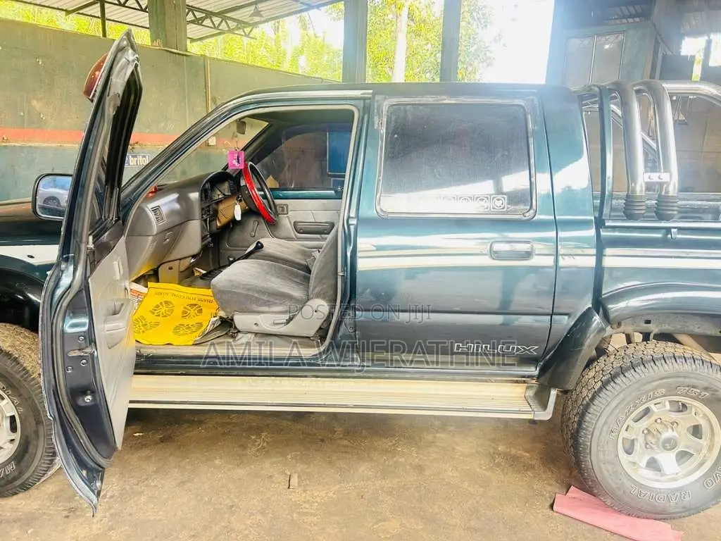 Toyota Hilux 106 1995 Pickup (Used)