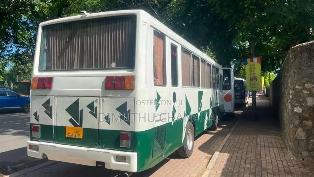 Isuzu Journey K 1990 Bus (Used)