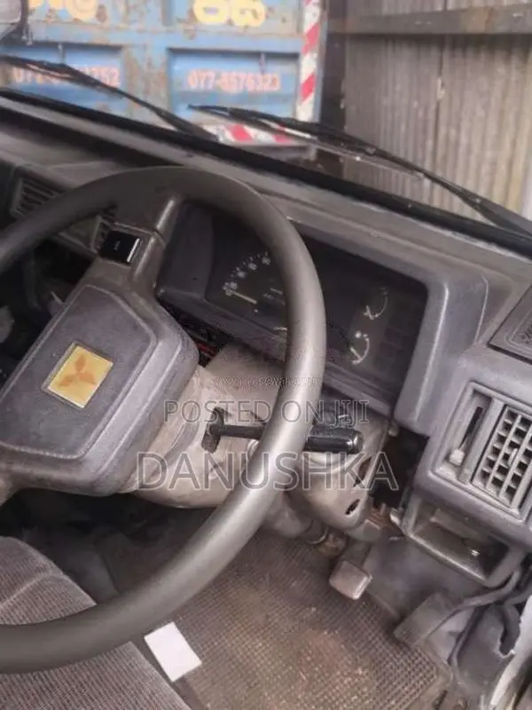 Mitsubishi L300 1986 Crew Cab (Used)