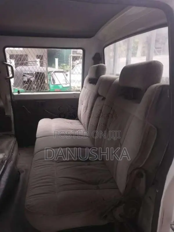 Mitsubishi L300 1986 Crew Cab (Used)