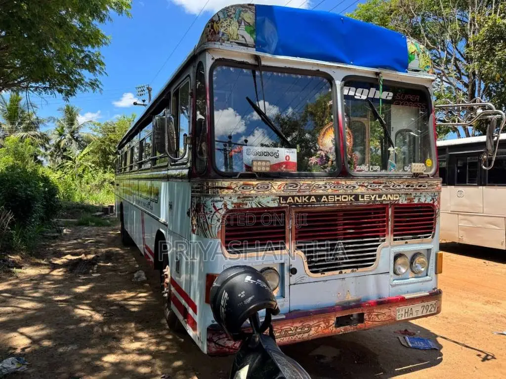 Ashok-Leyland Viking 2003 Bus (Used)