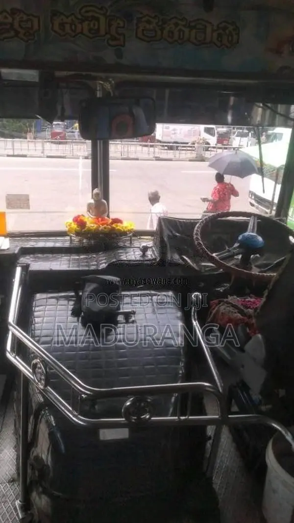 Ashok-Leyland Viking 2010 Bus (Used)