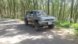 Toyota HILUX LN65 1994 Pickup (Used)