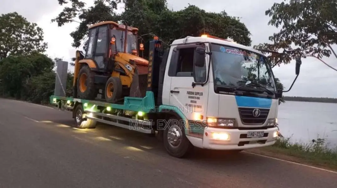 Nissan Nissan 1993 Heavy-Duty (Used)