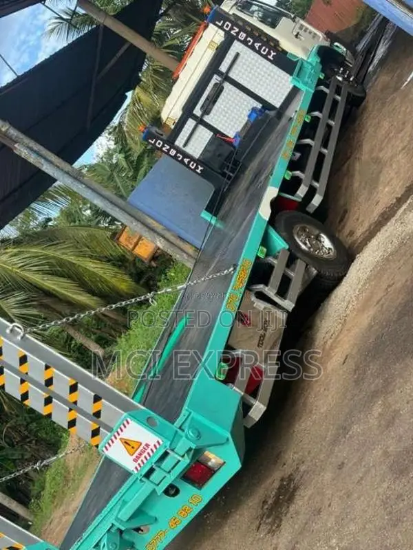 Nissan Nissan 1993 Heavy-Duty (Used)