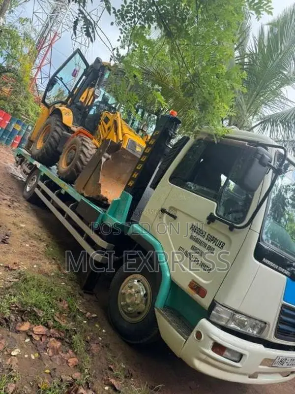 Nissan Nissan 1993 Heavy-Duty (Used)