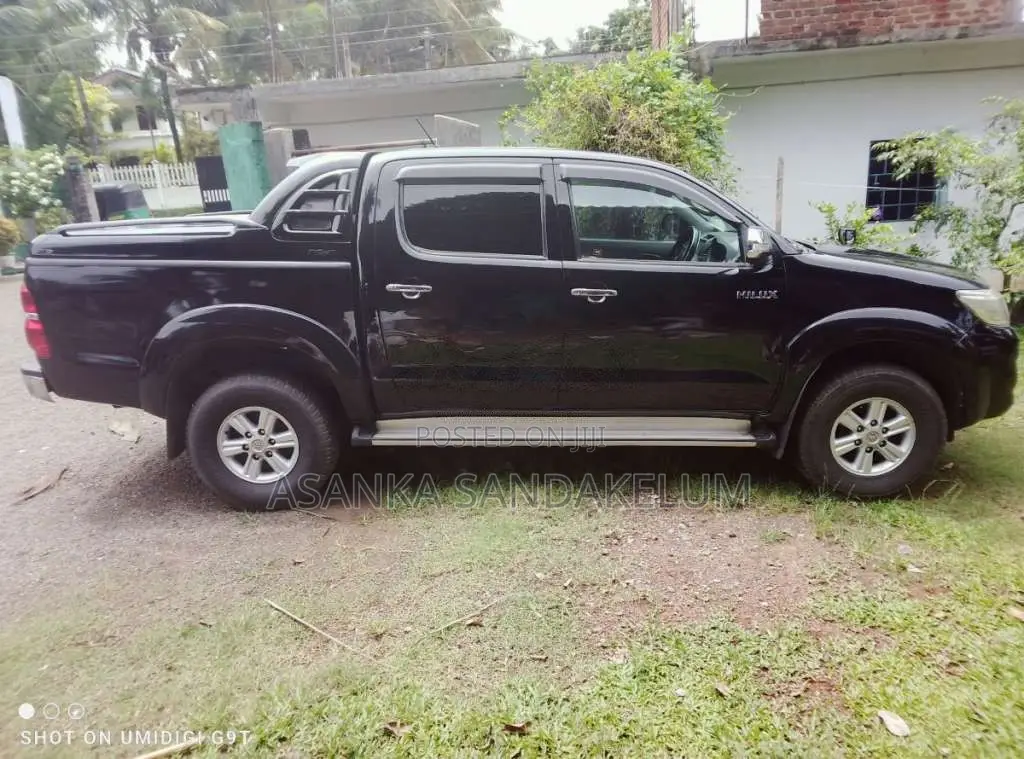 Toyota Hilux 2015 Pickup (Used)