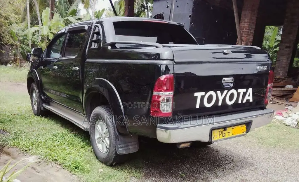 Toyota Hilux 2015 Pickup (Used)