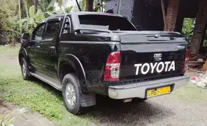 Toyota Hilux 2015 Pickup (Used)
