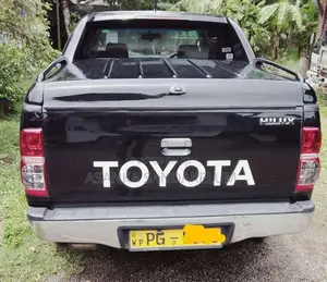 Toyota Hilux 2015 Pickup (Used)