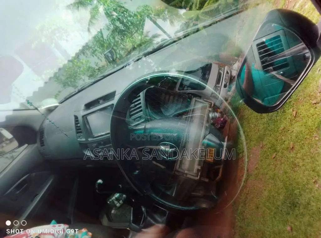 Toyota Hilux 2015 Pickup (Used)