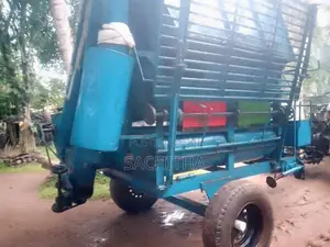 Massey-Ferguson Tsunami Harvester 2012 Tractor (Used)